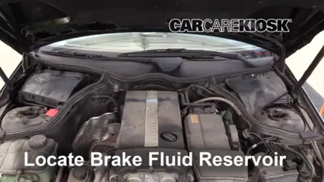 2003 Mercedes-Benz C230 Kompressor 1.8L 4 Cyl. Supercharged Coupe (2 Door) Liquide de frein Ajouter du liquide